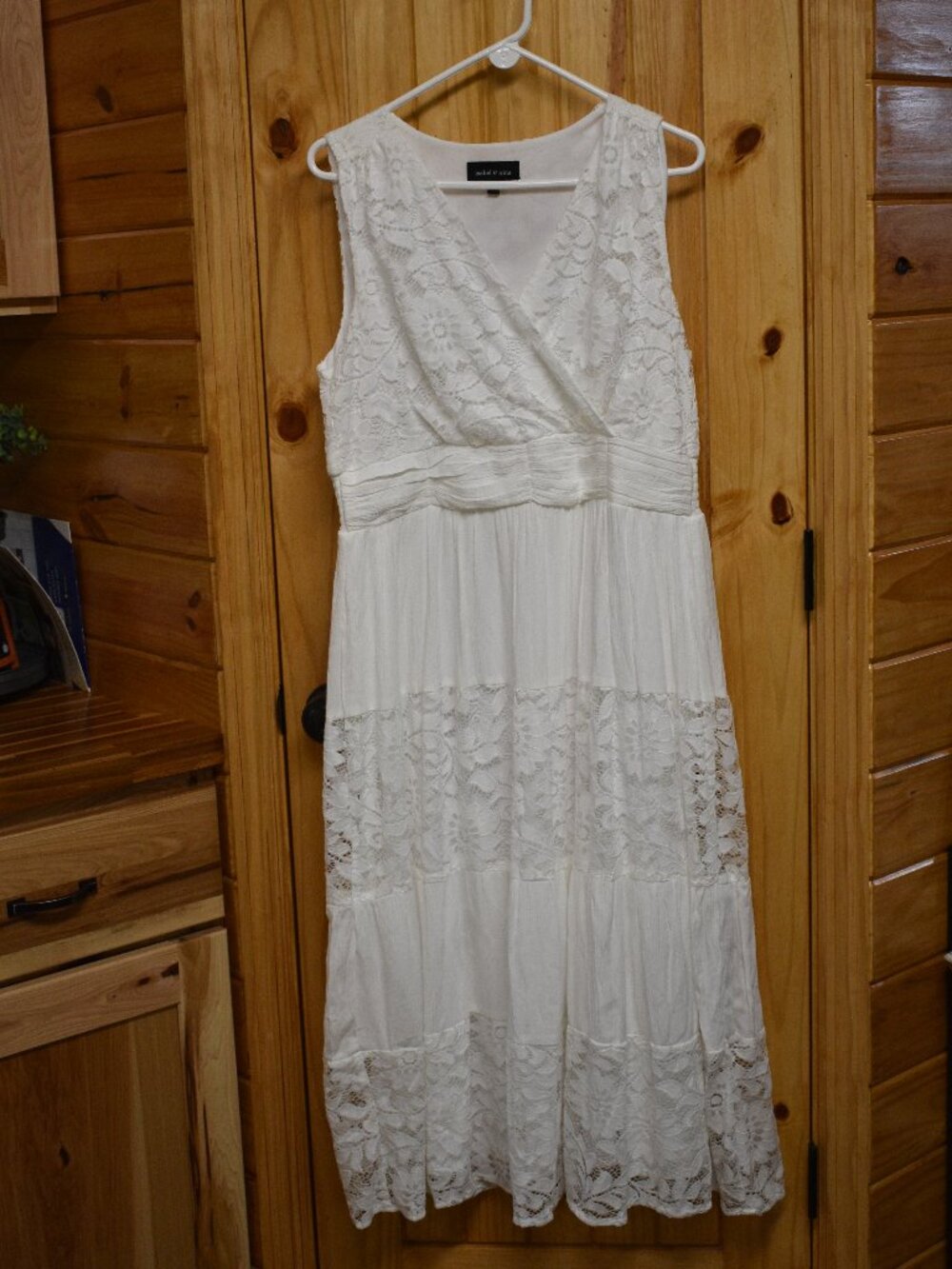 NWOT Women's white sleeveless dress